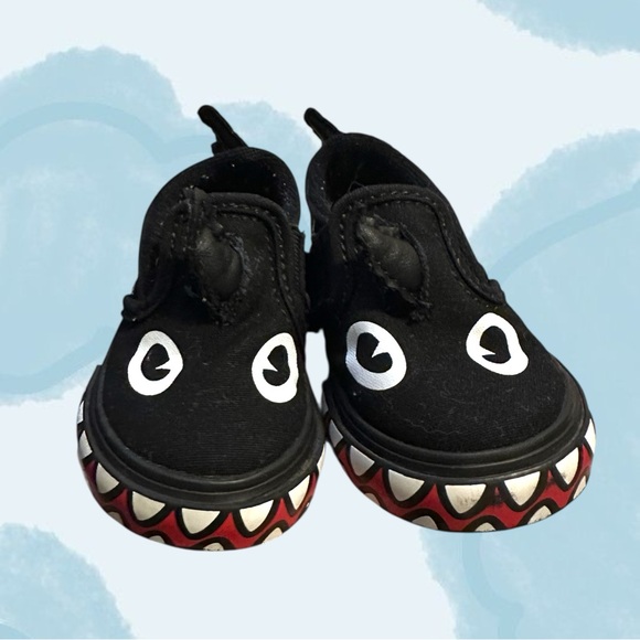 β β‘ 2/$40 β β‘ Vans x Shark Week Toddler Slip-on - Picture 2 of 6